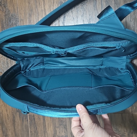 Navigator RS Sling 10L in Juniper - Picture 6 of 6